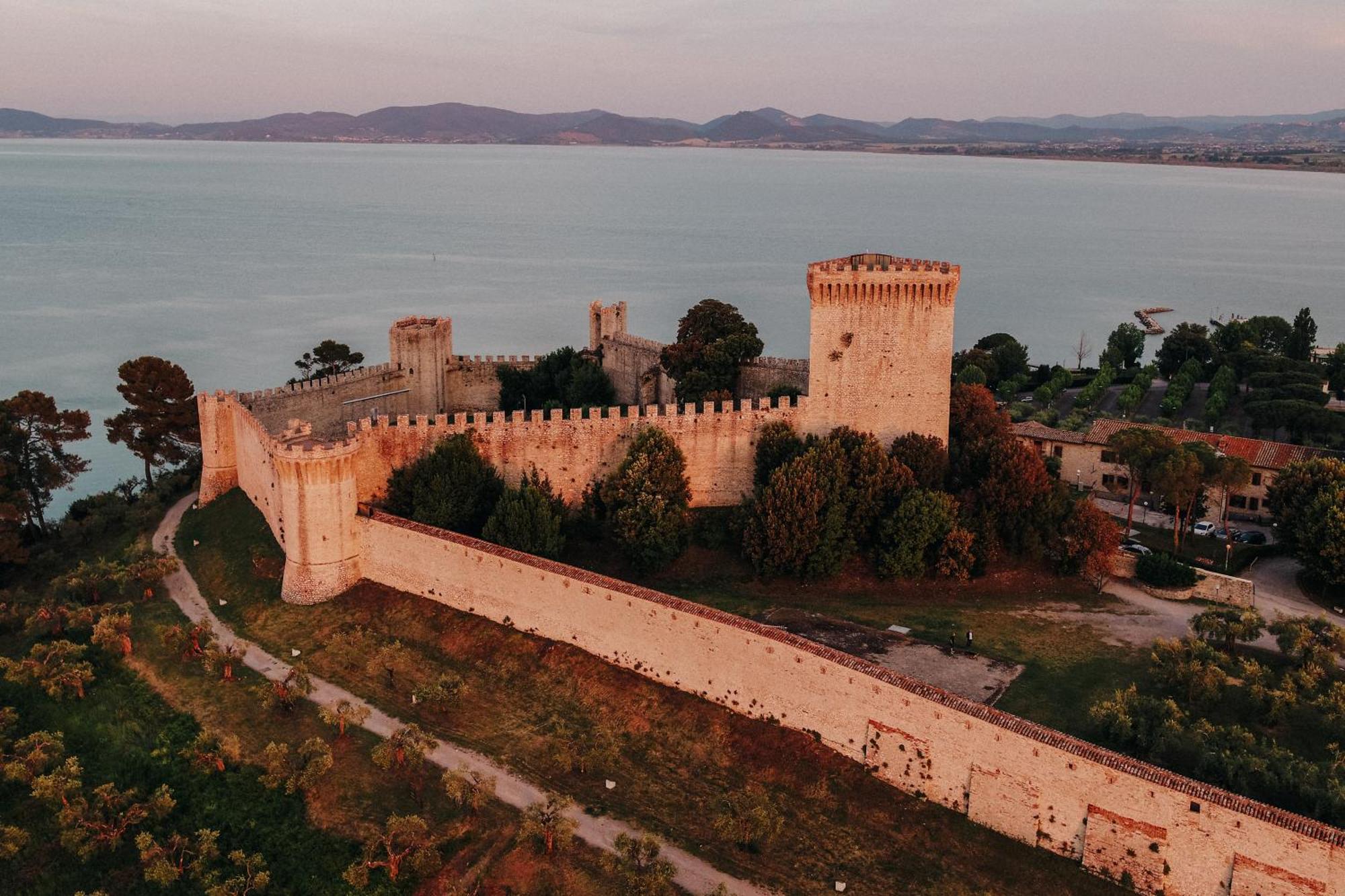 I See Lake Castiglione del Lago Exterior foto